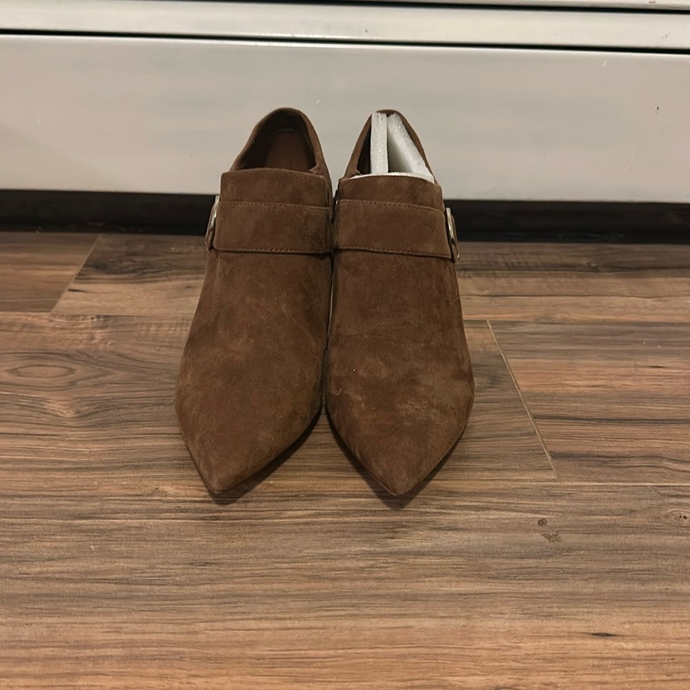 Nine West brown mini heels in size 8.5
